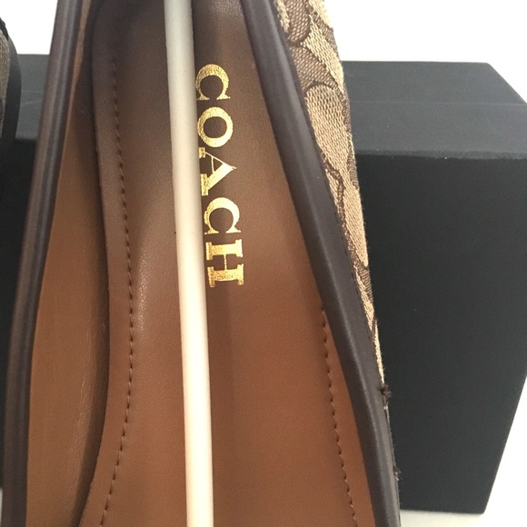 COACH Women's Sig C Jacqrd Size 8M Khaki-chestnut. - Picture 7 of 8